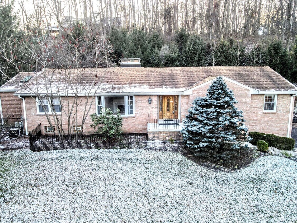 Foto principal - Luxurious 4 Bedroom Refuge In the Serene W...