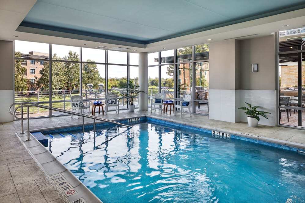 Primary Photo - Luxury Apartment 1 Bedroom.