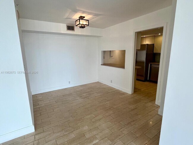 Building Photo - 1000 Quayside Terrace