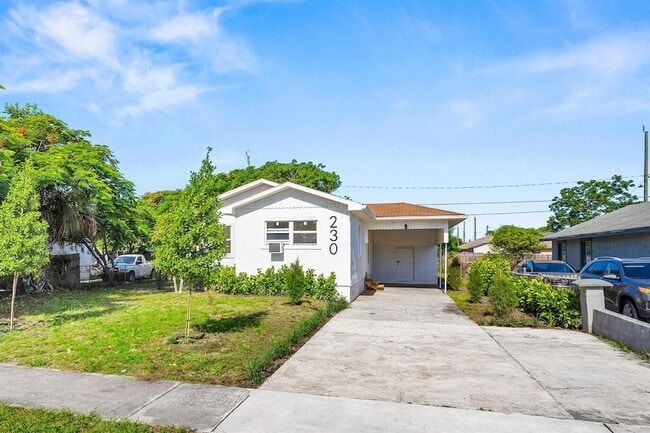 Photo - 230 SW 6th Ave House