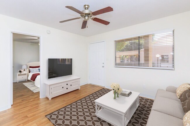 Interior Photo - Marabrisa