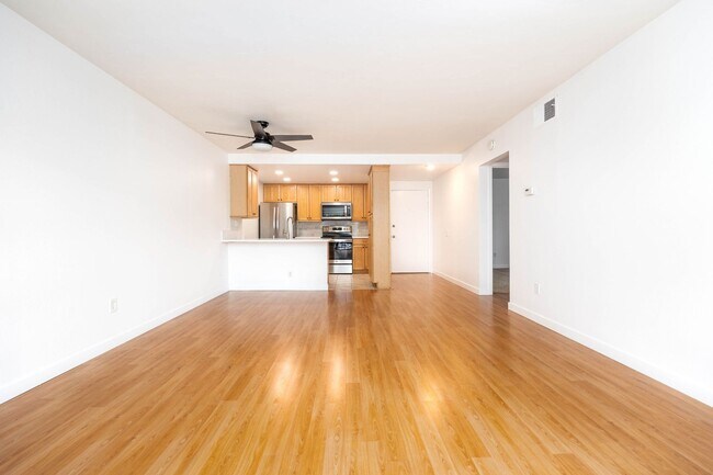 Building Photo - Mission Valley 2Bed/ 1Bath Condo with A/C,...