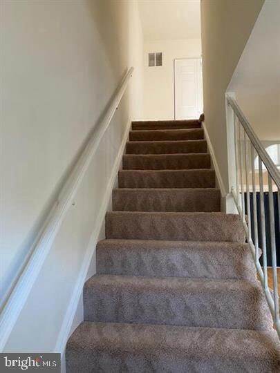 Foto del edificio - 8286 White Pine Dr