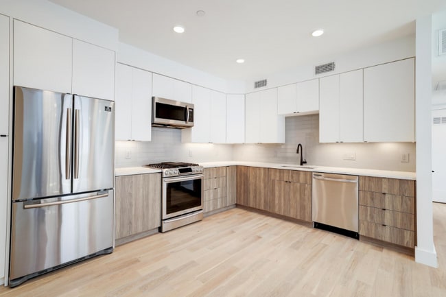 Foto del edificio - 3514 13th St NW