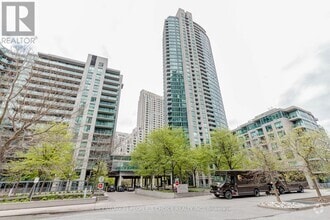 Building Photo - 1411-215-1215 Fort York Blvd
