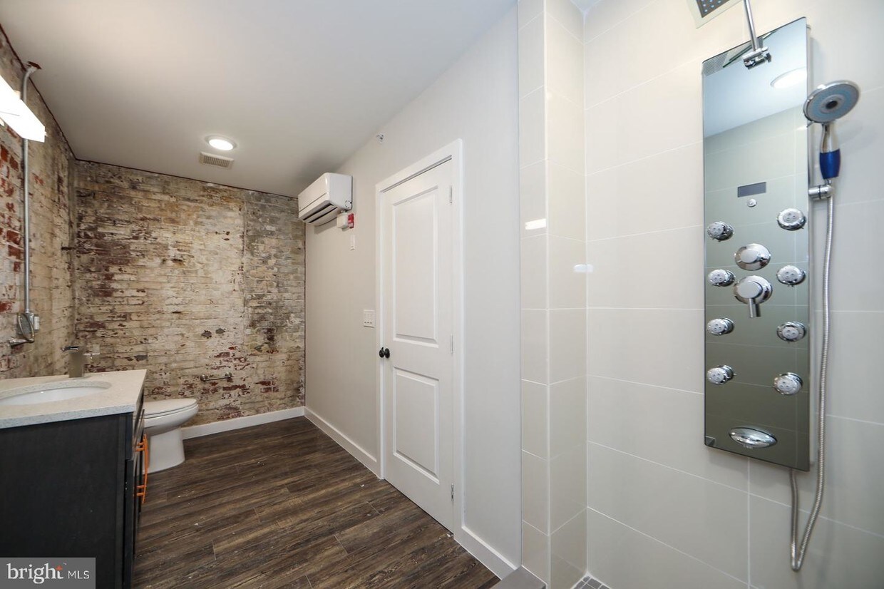 Foto principal - 3450 J St