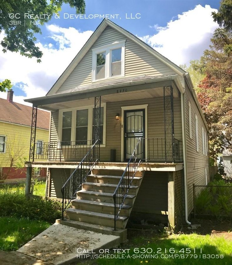 Foto principal - 3 bedroom in Chicago IL 60617