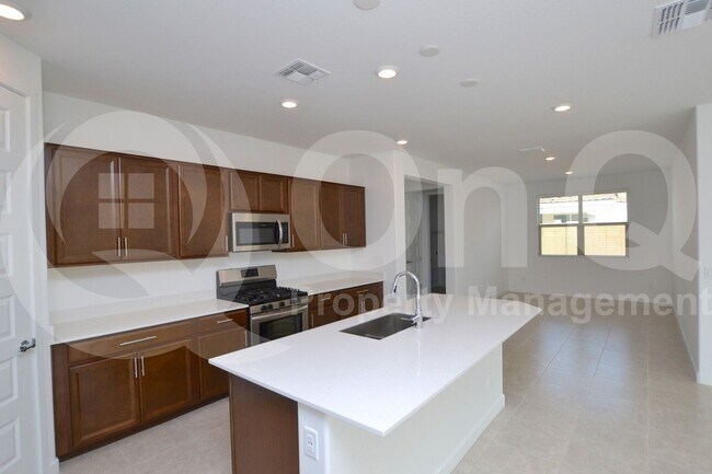 Foto del edificio - 9835 E Research Ave