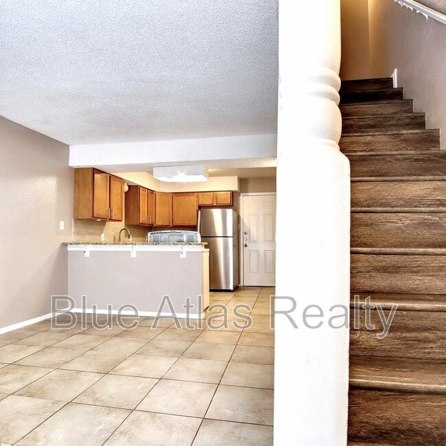 Building Photo - 408 Noble Ave