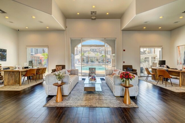 The Highland Apartments in Phoenix, Arizona - The Highland