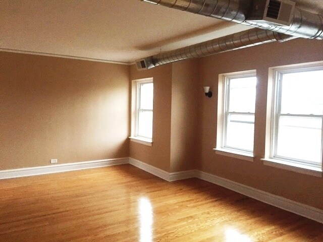 Interior Photo - 7924-7926 S Kingston Ave