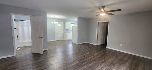 Building Photo - Completed remodeled, unfurnished rental *C...