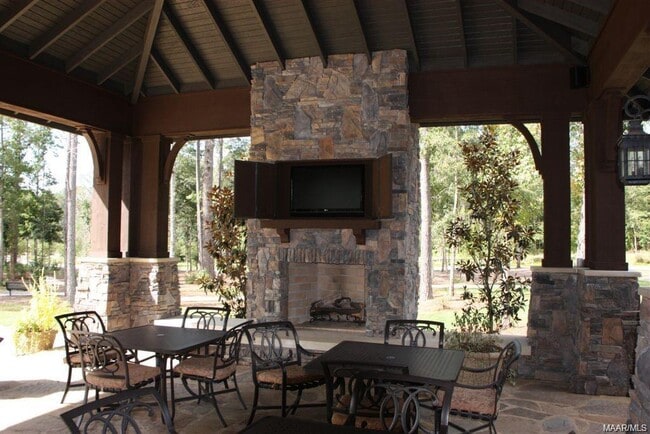 Foto del edificio - 9800 Bluestone Cir