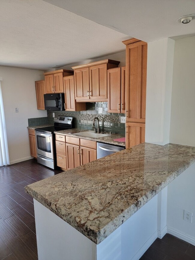 Building Photo - Lemon Grove Townhouse