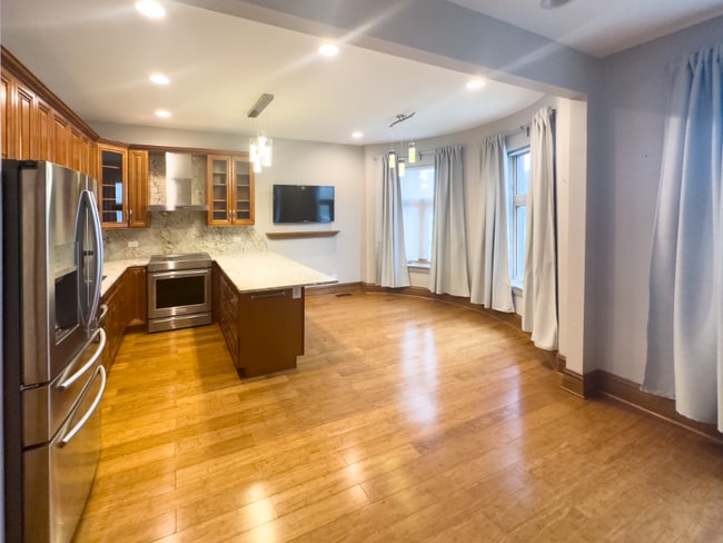 Photo - 3714 S Indiana Ave Apartment