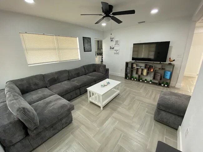 Foto del edificio - 1411 E 27th Ave