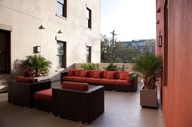 Foto del edificio - Aloysius Apartments
