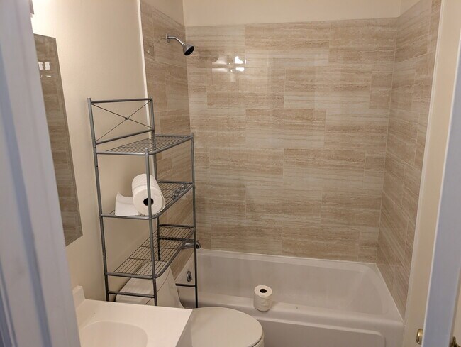 Foto del edificio - 107 N 6th St