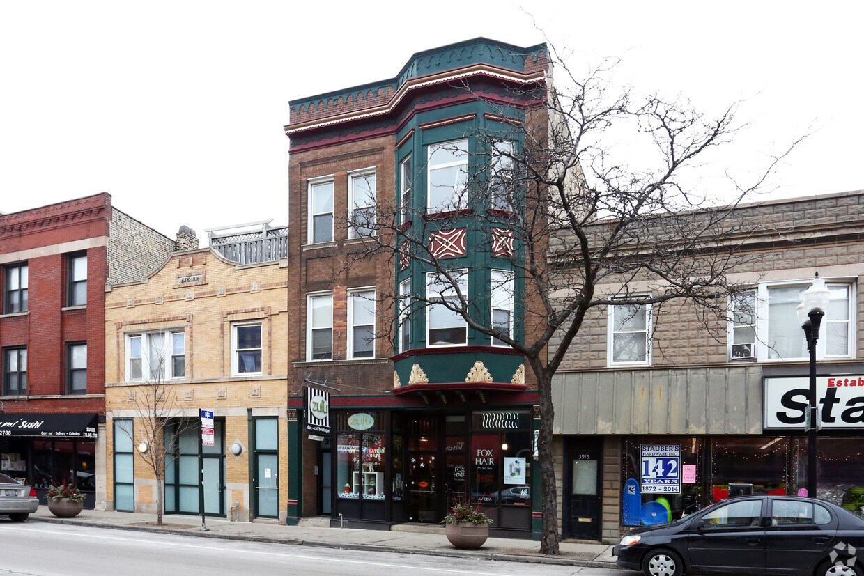 Building Photo - 3919 North Lincoln Avenue