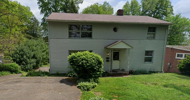 Building Photo - 1642 Lakeside Ave NW