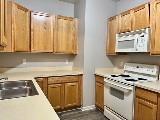 Kitchen - lots of storage - 6106 Addington Dr