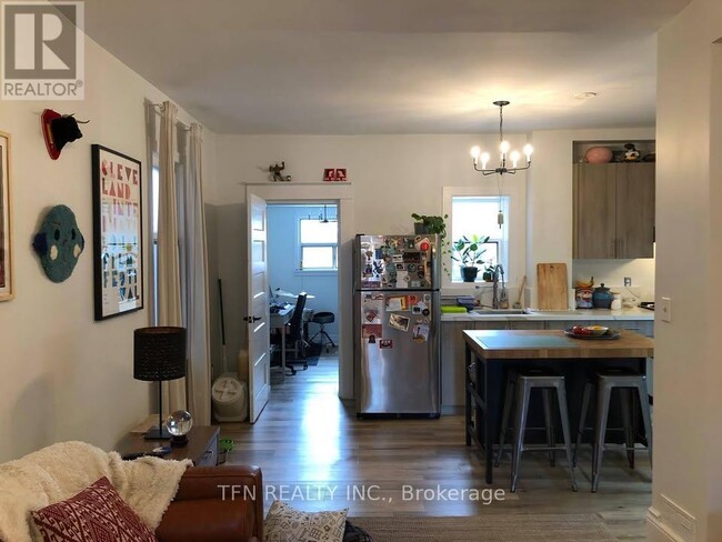 Building Photo - 222 Oakwood Ave