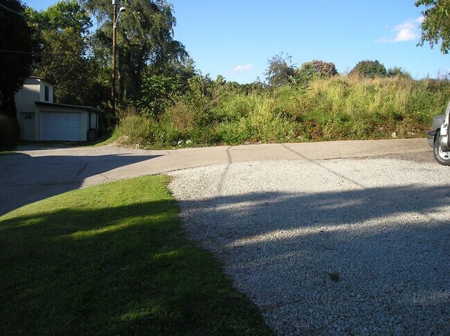 Foto del edificio - 743 W Otterman St