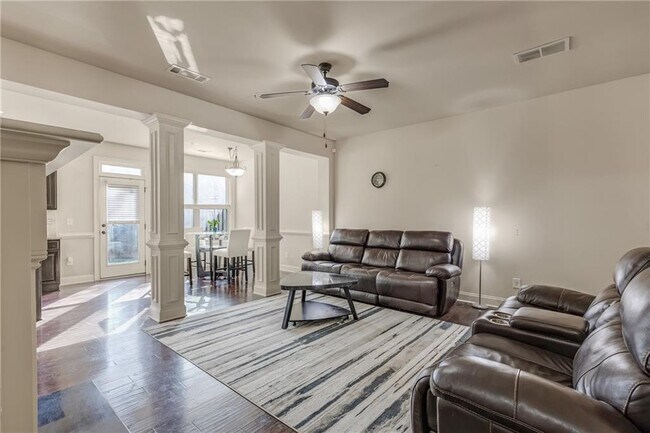 Foto del edificio - 2309 Oakton Pl