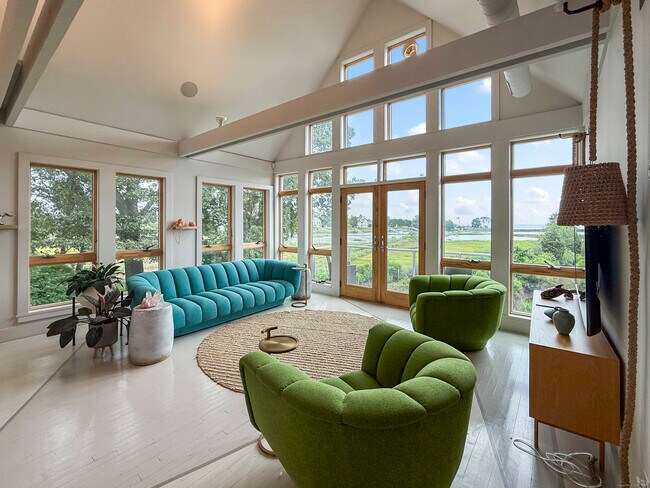 Foto del edificio - 52 Shorehaven Rd