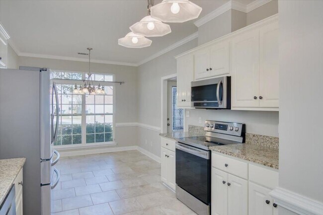 Foto del edificio - 702 Lakeside Landing Ct