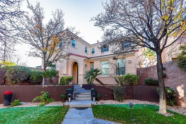 Foto del edificio - Beautiful 3 Bed South Summerlin Home With 1st Floor Bed and Bath