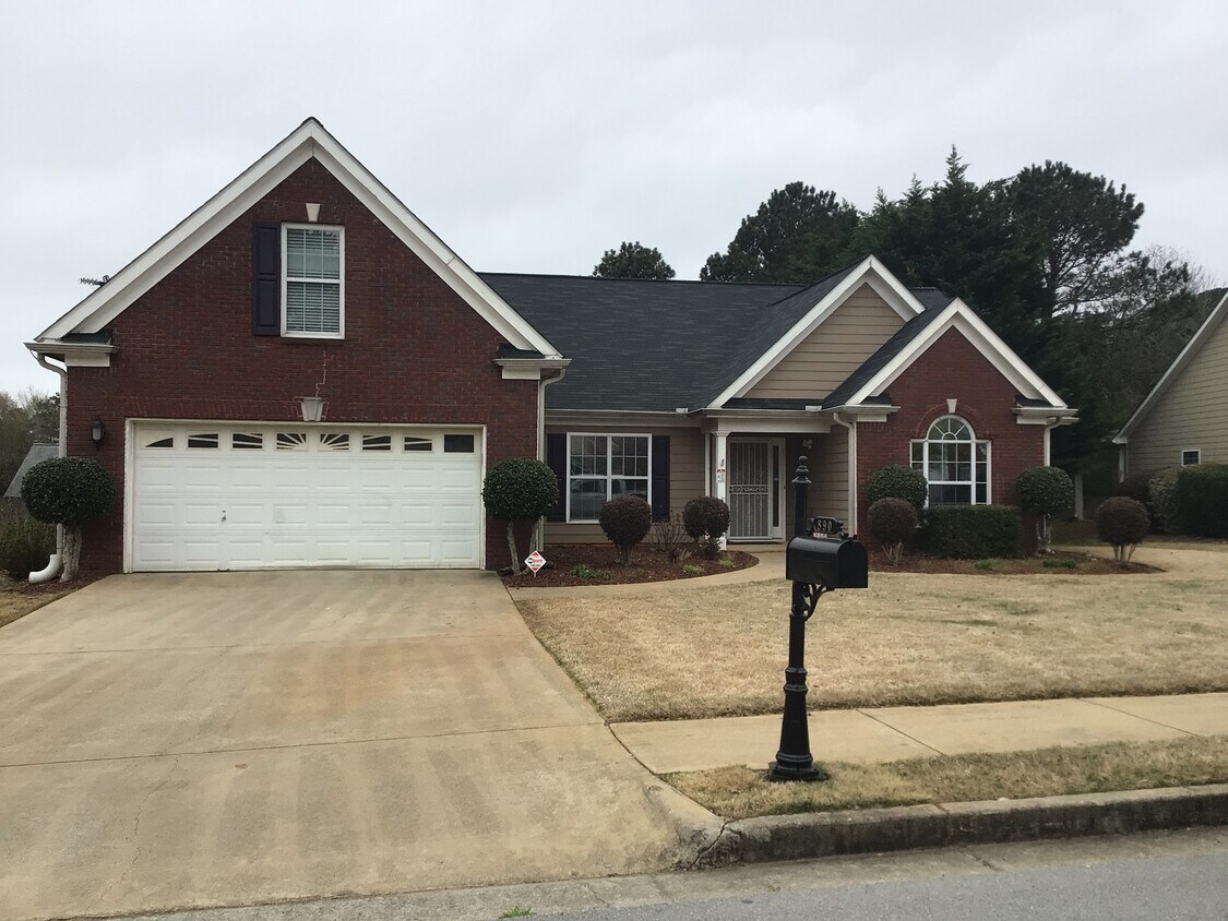 890 Charles Hall Drive House for Rent in Dacula, GA