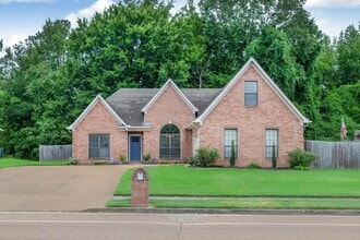 Building Photo - 4905 Springtree Dr