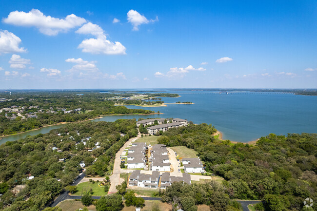 Foto aérea - Water's Edge Condominium