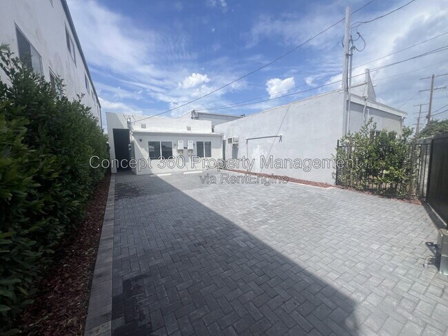 Building Photo - 5512 N Long Beach Blvd