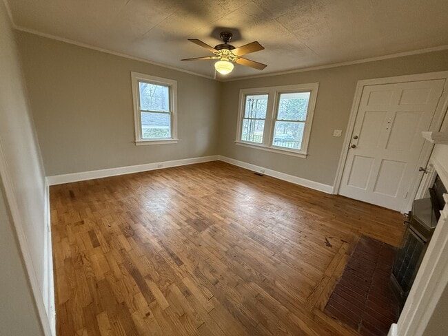 Building Photo - 628 E 4th Ave