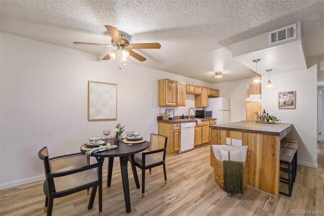 Foto del edificio - 16259 W 10th Ave
