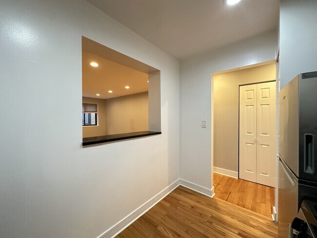 Foto del edificio - 6954 N Sheridan Rd