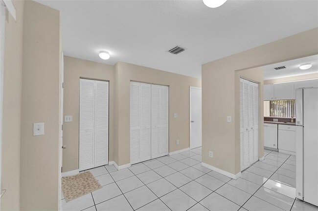 Foto del edificio - 9088 NW 40th St