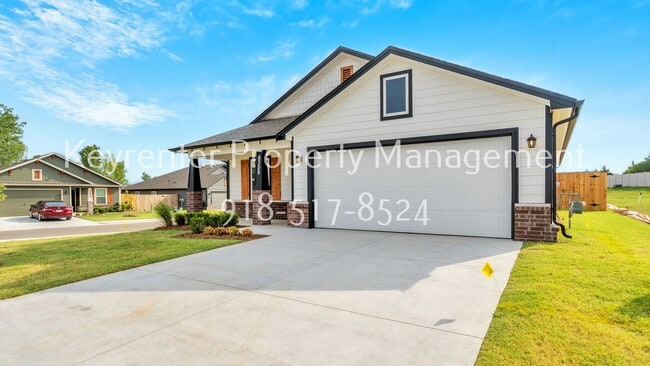 Building Photo - 3 Bed | 2 Bath in Owasso!