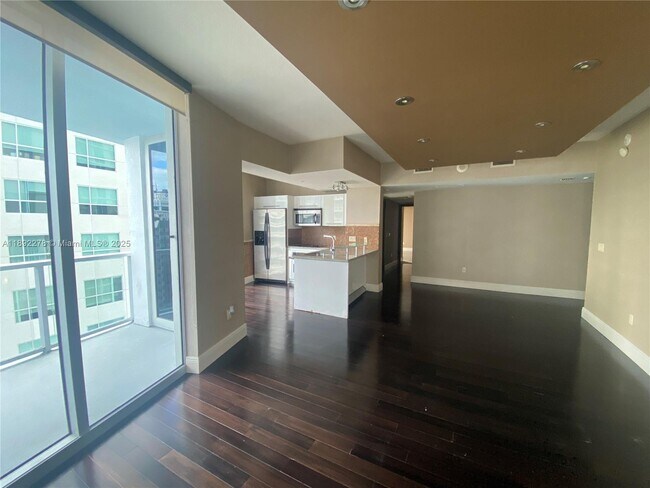 Foto del edificio - 185 SW 7th St