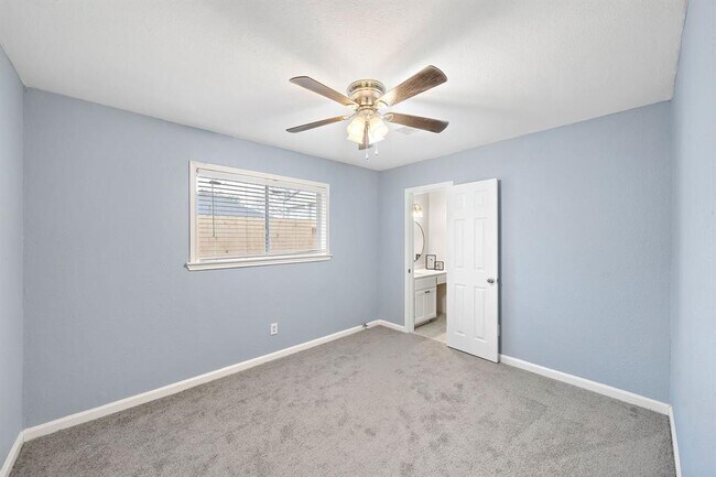 Foto del edificio - 712 Damon St