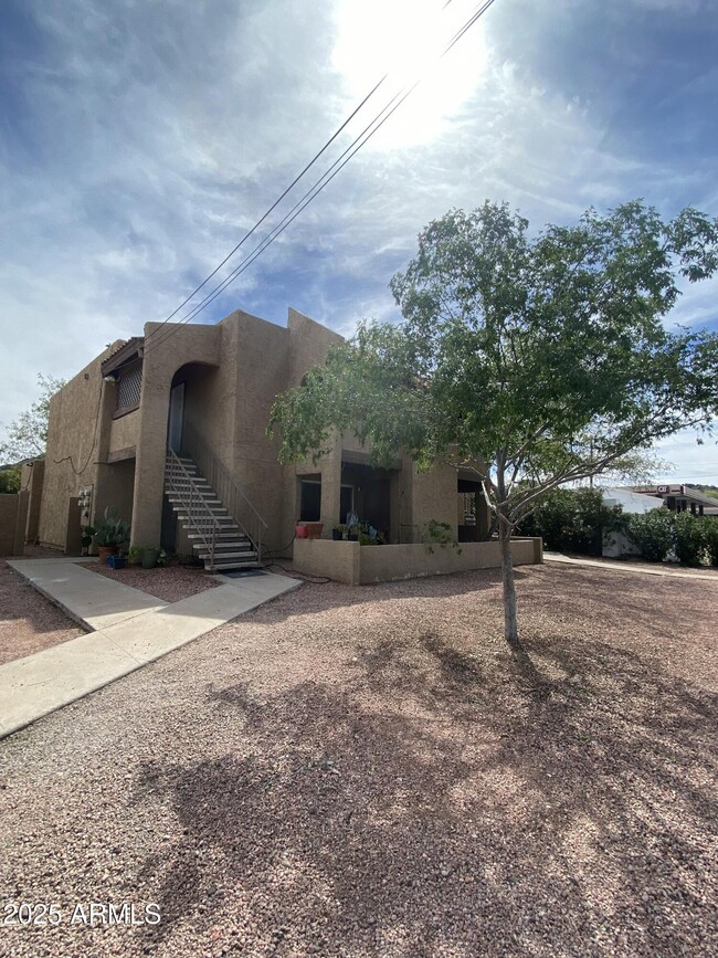 Building Photo - 2211 E Cactus Rd