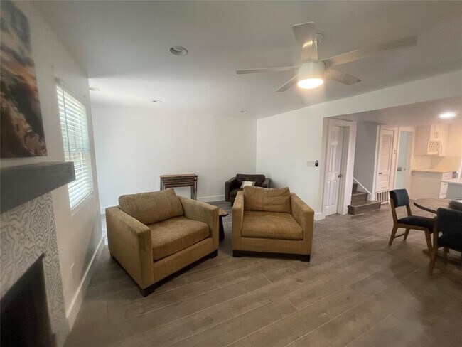 Foto del edificio - 6401 Chimney Creek Cir
