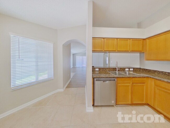 Building Photo - 11749 Lynmoor Dr