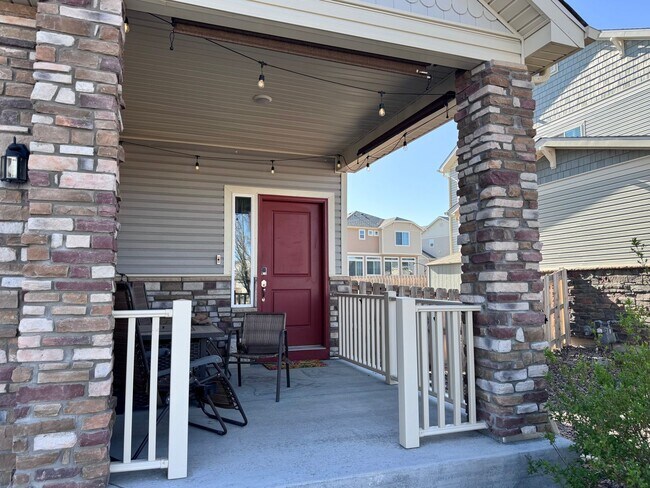 Building Photo - Beautifully Maintained 3 Bed/2.5 Bath Home...