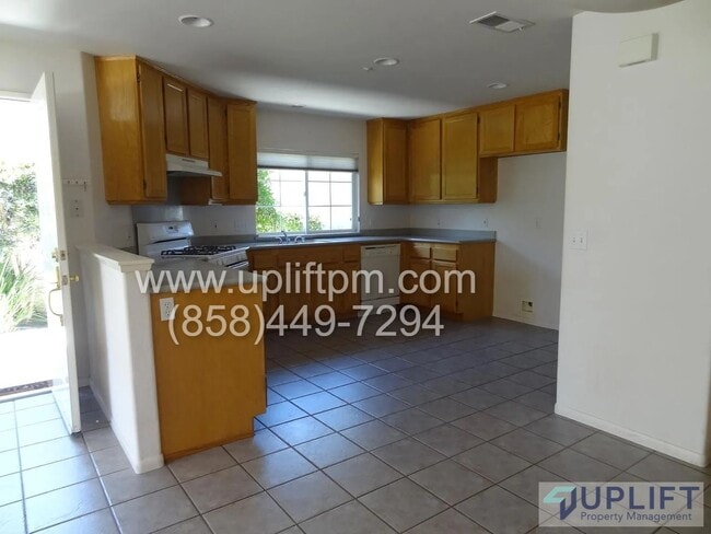 Foto del edificio - 819 Mimosa Creek Ln