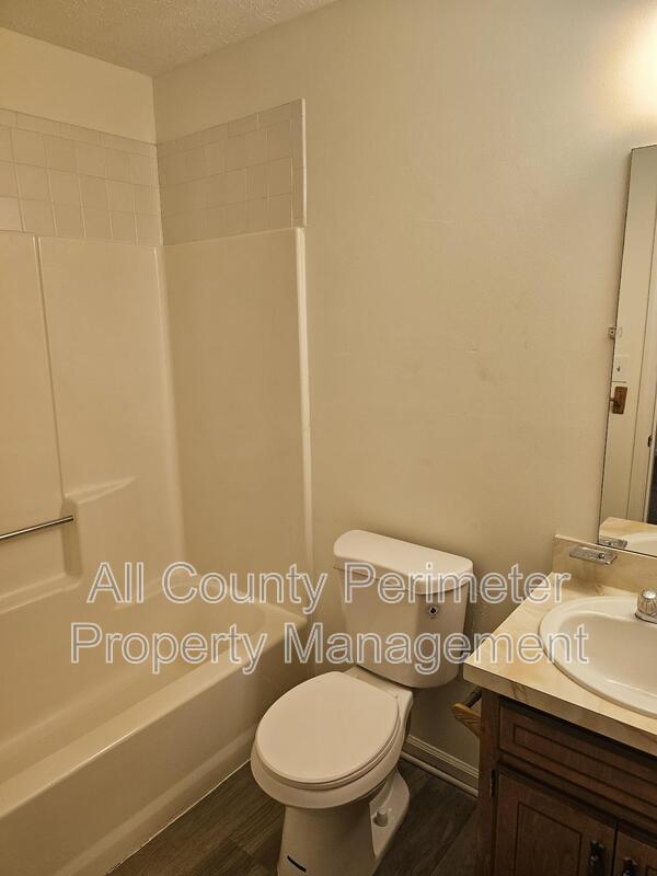 Foto del edificio - 2460 Washington St