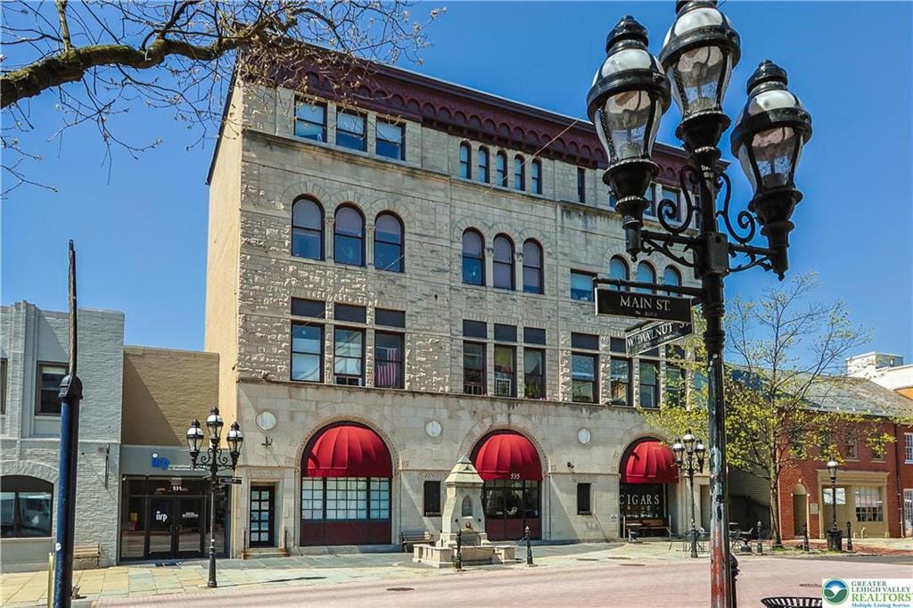 Foto principal - 535 Main St