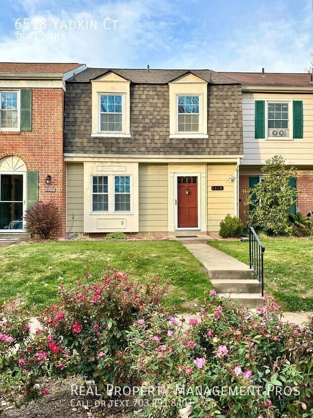 Completely renovated 3 bed 2.5 townhome Townhome Rentals in Alexandria VA